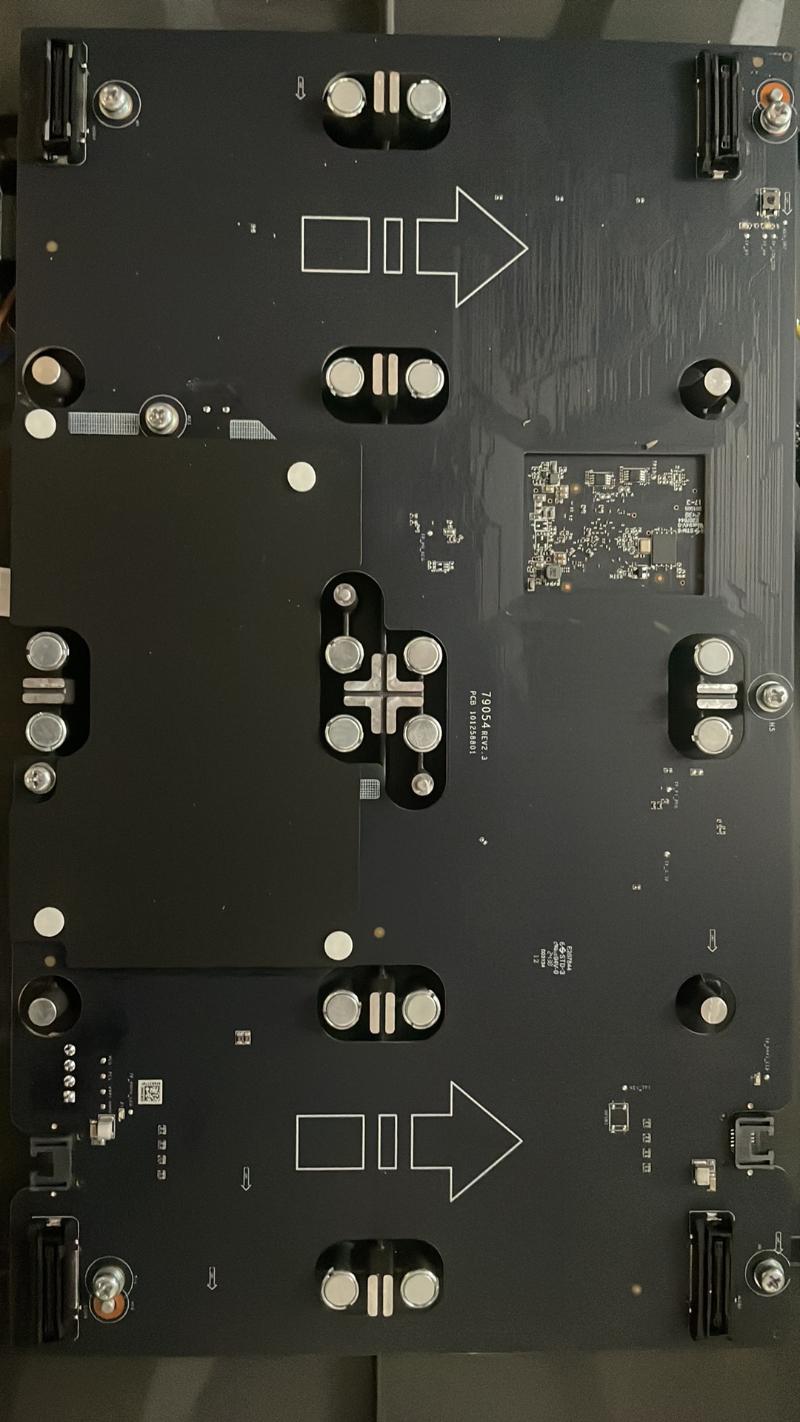 מסך LED קריאייטיב DS-D45CH-1FQ/H